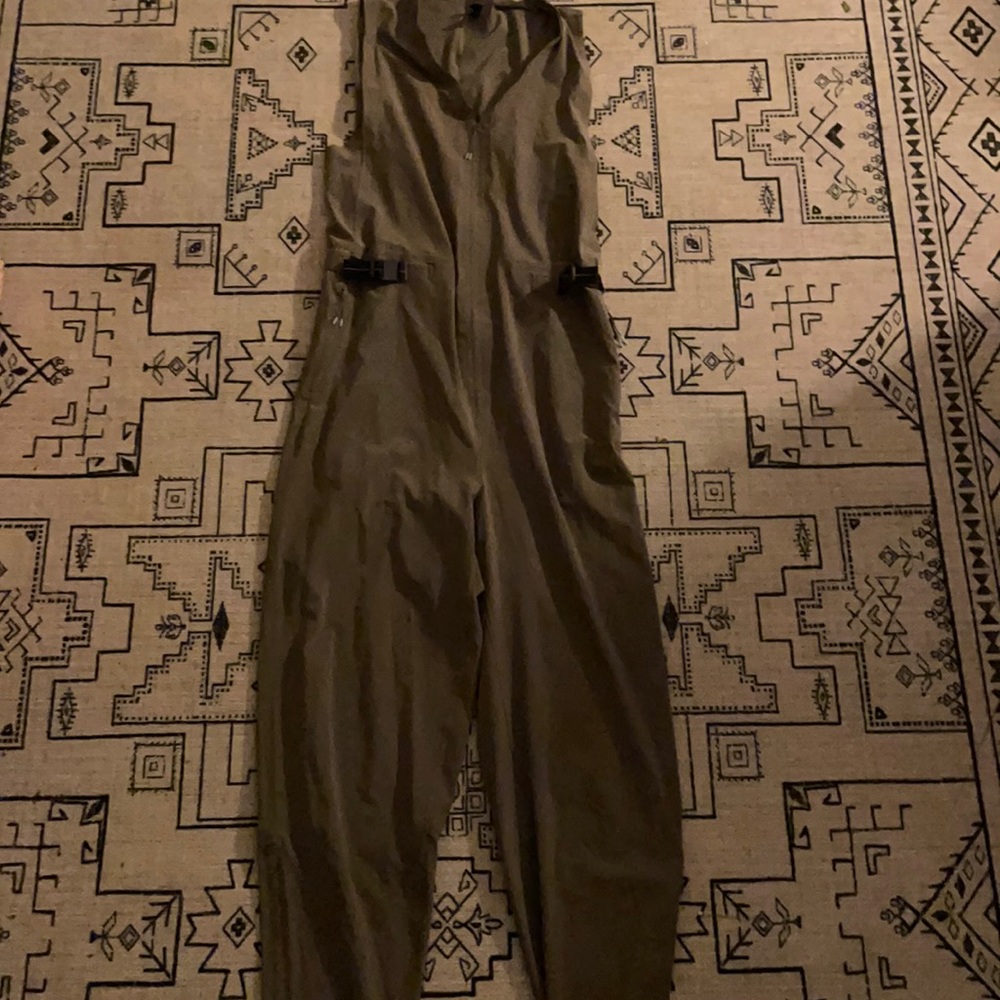 So cute! Very good condition, used once or twice. Sold out online!